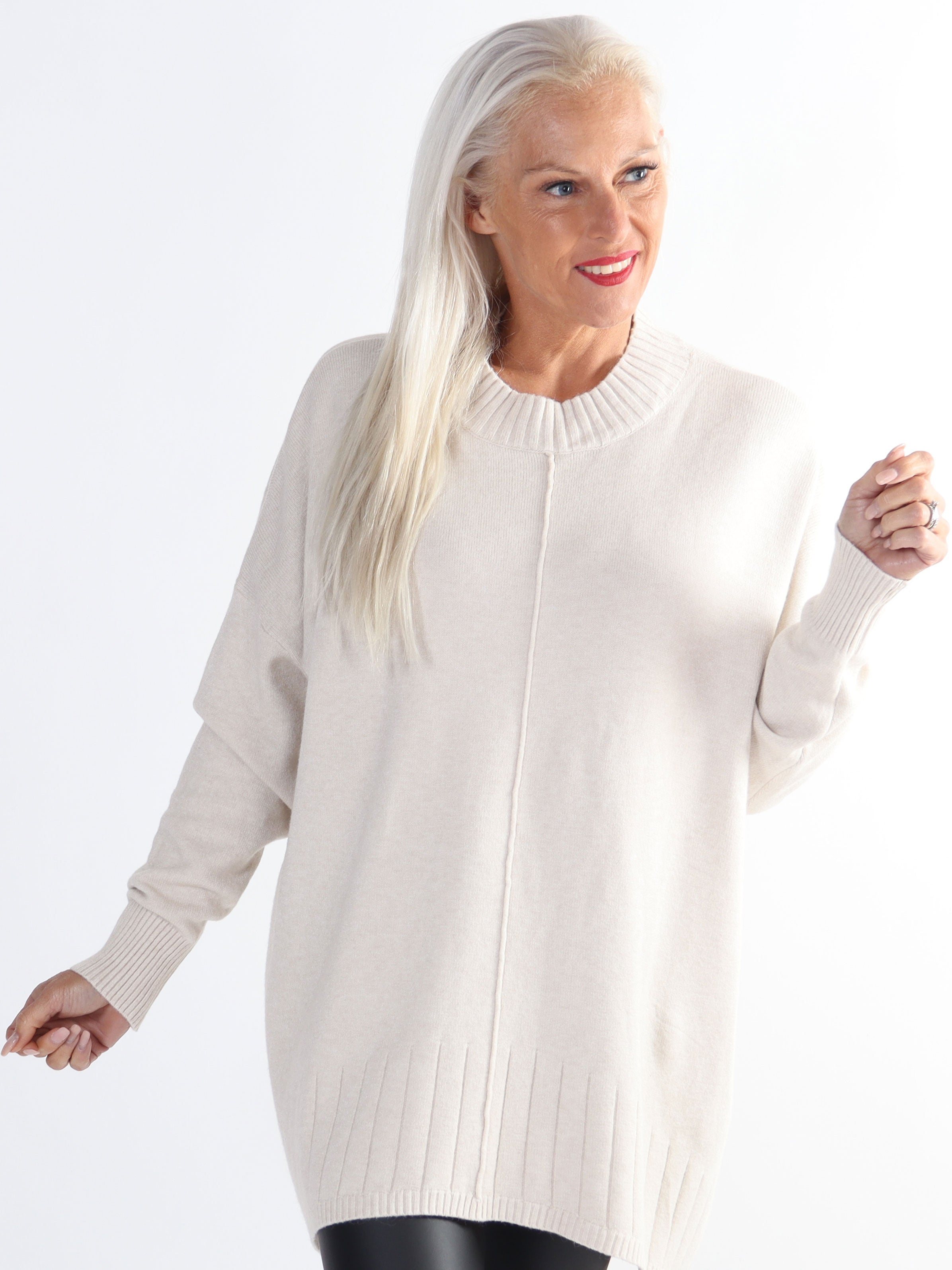Amora - Lång mjuk plus size tröja